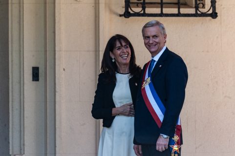 Pia Adriasola sorprende cantando Chile Lindo en el "Champion de Chile", la Final Nacional de Rodeo