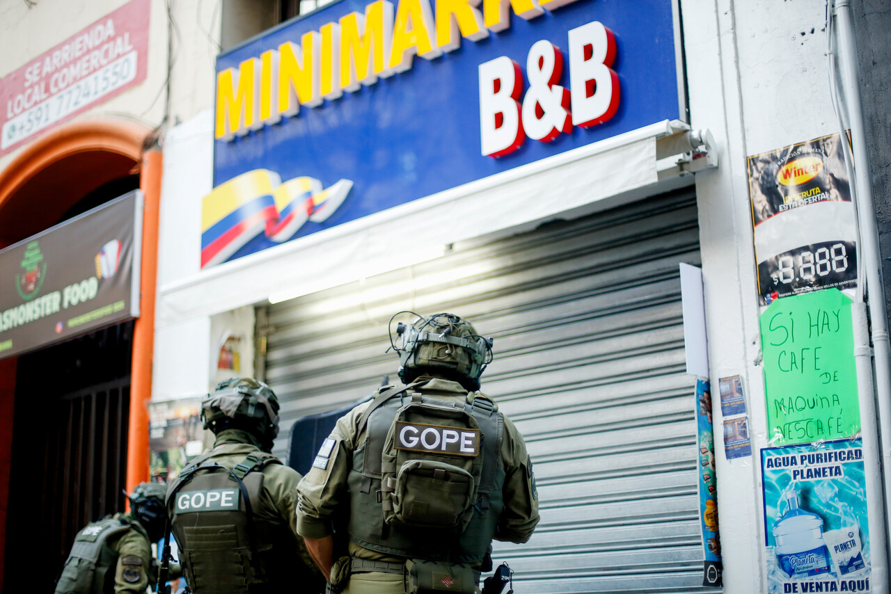 Operativo policial por tráfico de drogas en el centro de Santiago: Hay cuatro detenidos y se incautaron casi 100 kilos de droga/Agencia Uno