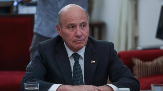 Exdirector de Presupuestos por el Mepco ante alza del petróleo: “Va a ser difícil para el gobierno sostener que el traspaso será gradual”