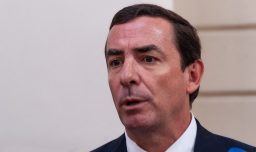 Tras retiro desde Contraloría, ministro Rabat aclara que el Plan Nacional de Derechos Humanos está en “estudio” y que buscan reingresarlo “lo antes posible”