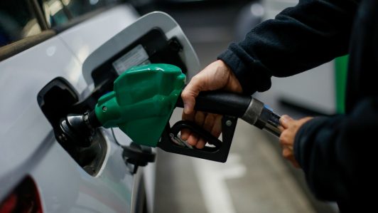 Camioneros expresan rechazo tras anuncio del Gobierno sobre alza de los combustibles: "No se consideró impacto económico y social"