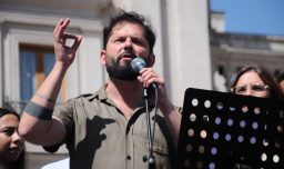 Boric se despide de sus seguidores en La Moneda: "Me voy con la cabeza en alto y las manos limpias"