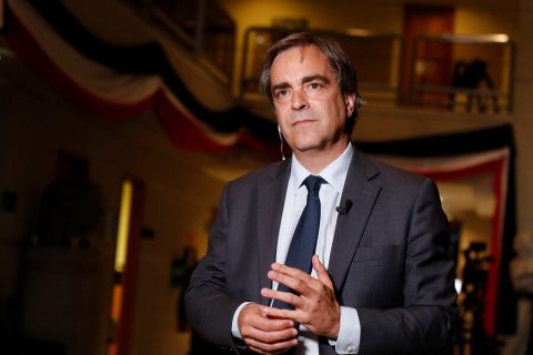 Senador Cruz-Coke dice que “había poca alternativa” para impedir alza de combustibles: “El gobierno está tratando de ser lo más responsable posible”