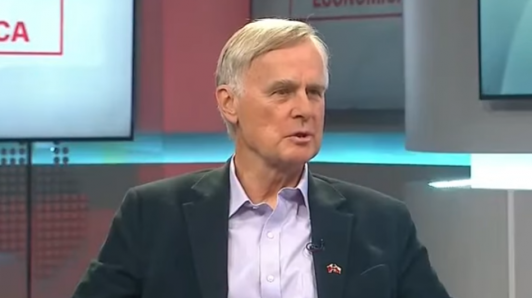 Klaus Schmidt-Hebbel afirma que "las cifras avalan que estamos en una crisis fiscal" y que hay "exceso de funcionarios públicos"