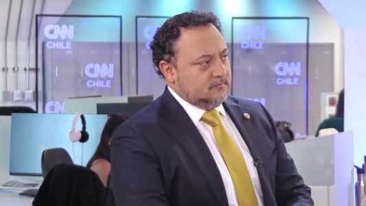 Fiscal Carrera afirma que solo el “Ministerio Público le ha dado la calidad de imputado a Chadwick” y descarta “presiones políticas” en la investigación