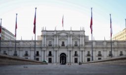 Casi $10 millones mensuales: Dipres fija sueldos que recibirán asesores y ministros del presidente Kast