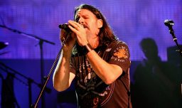 Muere Tommy DeCarlo, cantante de Boston que pasó de fan en Home Depot a liderar la banda por casi 20 años