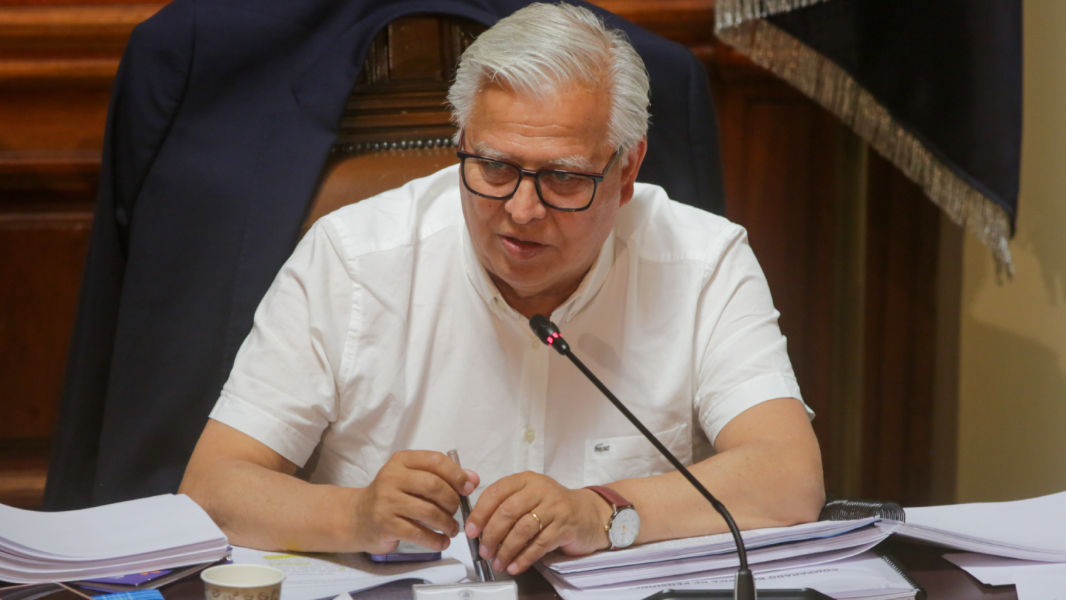 Senador Saavedra (PS) advierte que plan económico de Kast "no tiene espacio" para recortes tributarios en medio de guerra y alza de precios