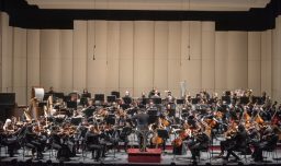 Orquesta Filarmónica vuelve a la Plaza de Armas tras dos décadas con el ciclo cultural “Santiago es Música”
