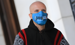 Rodrigo Rojas Vade fue hallado amarrado y con lesiones en la Ruta 78: Se encuentra en riesgo vital