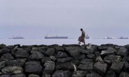 EE.UU. apunta a sumar escoltas para los buques en el estrecho de Ormuz, lo que podría salir desastrosamente mal