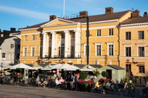 Estos son los 10 países más felices del mundo (el número uno repite por noveno año consecutivo)