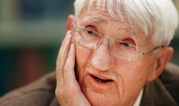 Murió el filósofo alemán Jürgen Habermas a los 96 años