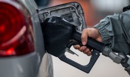 ¿Qué esperar del precio del petróleo y la gasolina en medio del conflicto entre Estados Unidos e Irán?