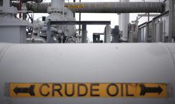 Conflicto Medio Oriente: Estados Unidos emite una licencia limitada para el petróleo ruso