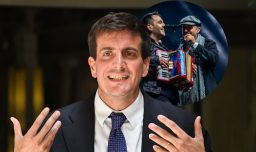 "Me da un poco de pena": Diego Schalper sorprende cantando famoso tema de Los Vásquez