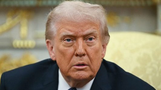 Trump dice que "pronto" anunciará los países que colaboran con el estrecho de Ormuz