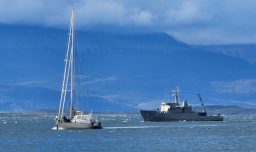 Incautan velero extranjero en Puerto Williams: Hacía viajes turísticos con fines de lucro incumpliendo normativa aduanera