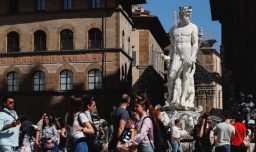 Italia: Turista provocó daños a estatua del siglo XVI durante una despedida de soltera