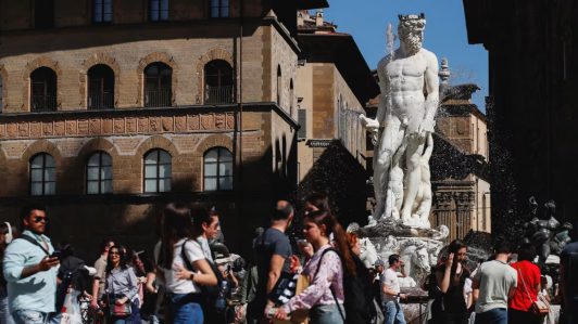 Italia: Turista provocó daños a estatua del siglo XVI durante una despedida de soltera