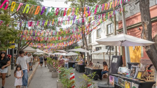 Panorama en Providencia este 25 de abril: Fiesta al aire libre “Entre Calles: Luces y Colores” en Barrio Bellavista