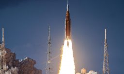 Nasa reporta que los cuatro astronautas de Artemis II que orbitan la Tierra van "bien"