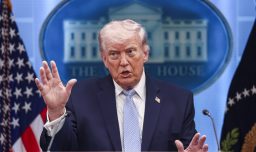 Donald Trump acusa que Irán está gestionando muy mal el paso de petróleo a través de Ormuz