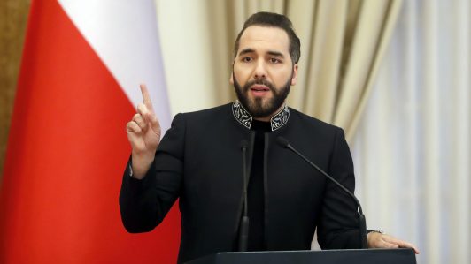 El Salvador: Bukele firmará reforma que permitirá prisión perpetua para menores de edad a partir de los 12 años