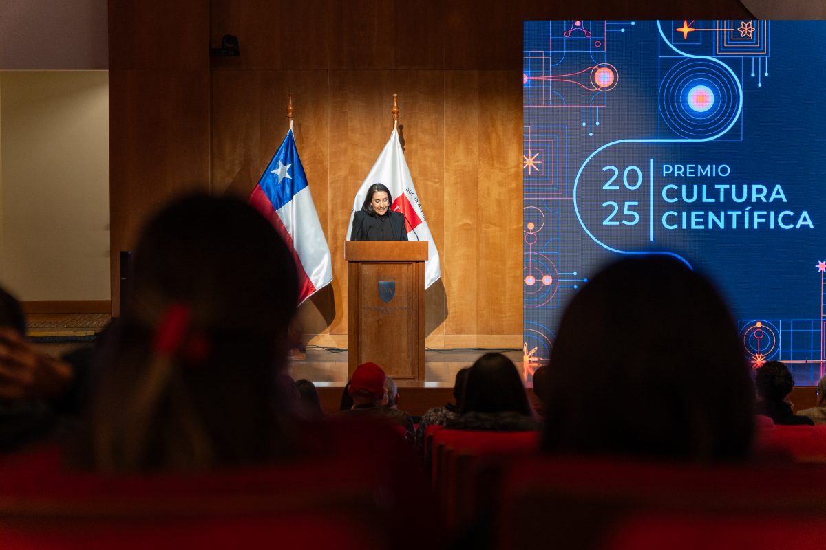 Universidad Autónoma y Fundación Puerto de Ideas firman alianza que permitirá potenciar el Premio de Cultura Científica @ciencias_chile