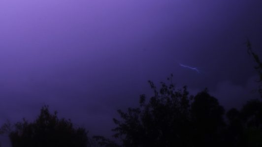 Meteorología emite aviso por probables tormentas eléctricas que podrían durar hasta tres días en Arica y Parinacota y Taparacá