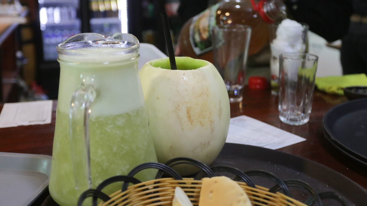 Taste Atlas destaca al melón con vino entre los 10 mejores cócteles de vino del mundo