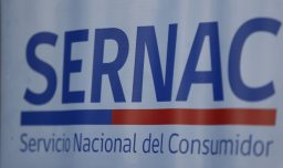 Tras acuerdo con Sernac: Claro compensará a más de 18 mil clientes por cobros de roaming internacional en Argentina