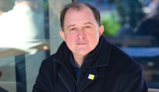 “No corresponde que hagan negocios": Ministro Poduje crítica a Fuerzas Armadas por uso inmobiliario de terrenos