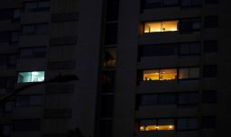 SEC: Más de 25 mil clientes de la Región Metropolitana están sin luz