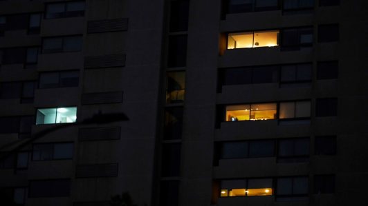SEC: Más de 13 mil clientes de la Región Metropolitana están sin luz