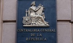 Contraloría: Municipalidades gastaron más dinero en celebraciones que en ayuda social durante 2024 y 2025