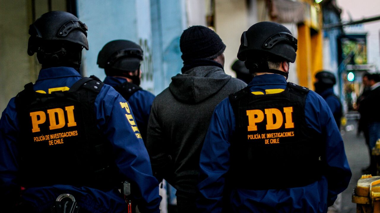 Realizan operativo de control migratorio en Recoleta: Se busca saber 