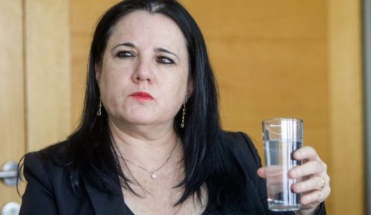 "No tengo temor a las críticas": Ministra Steinert anuncia gestión para reprogramar sesión en el Senado tras cuestionada ausencia