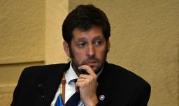 Diputado Irarrázaval denunció ante Contraloría viaje de Simón Boric financiado por empresa china: Apuntó a "vacaciones pagadas"