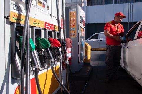 ¿Nueva alza en las bencinas? Adelantan aumento de al menos 35 pesos para este próximo jueves