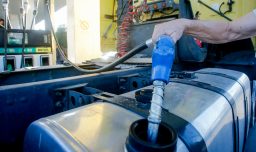 Nueva alza en combustibles: Bencinas de 93 y 97 octanos suben y diésel aumenta $36,4 por litro