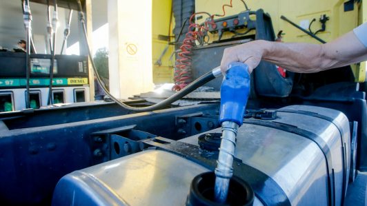 Proyecciones del precio de las bencinas para abril: ¿Cómo evolucionará el precio de los combustibles?