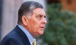 "Son estudiantes": Ministro Alvarado revela que ya están identificadas tres personas tras la agresión a la ministra Lincolao en la Universidad Austral