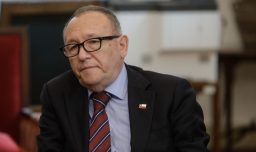 Ministro García Ruminot responde a críticas de la oposición por rebaja tributaria: “No estamos haciendo algo tan distinto a lo que ellos iban a hacer”