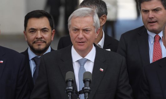 Presidente Kast hace un llamado a los jóvenes "a manifestarse en paz": "Es un momento crítico, un momento de emergencia"