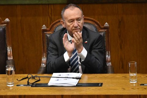 "Estamos bajando el impuesto a las empresas, no a los empresarios": Ministro García Ruminot explica alcance de rebaja de impuestos anunciada por el Gobierno