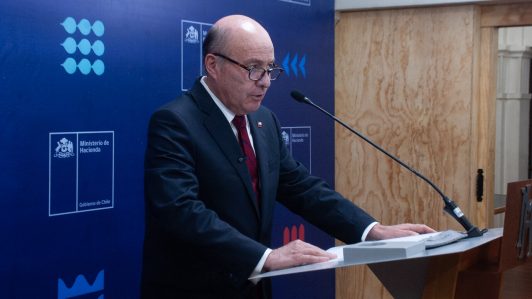 Ministro Quiroz explica cómo se aplicará la gratuidad universitaria: Será "hasta 12 años desde el egreso de la enseñanza media"