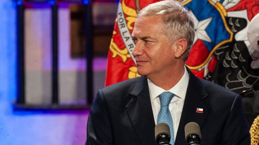 Aumenta desaprobación de Kast en ranking de presidentes latinoamericanos: Bajó hasta el octavo lugar a un mes de su gobierno