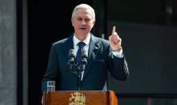 Presidente Kast respalda a ministro Quiroz tras críticas: "Ha sorprendido por su capacidad de diálogo y conocimiento técnico"