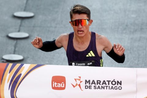 Hugo Catrileo fue el mejor chileno: Revisa los ganadores y ganadoras de la Maratón de Santiago 2026